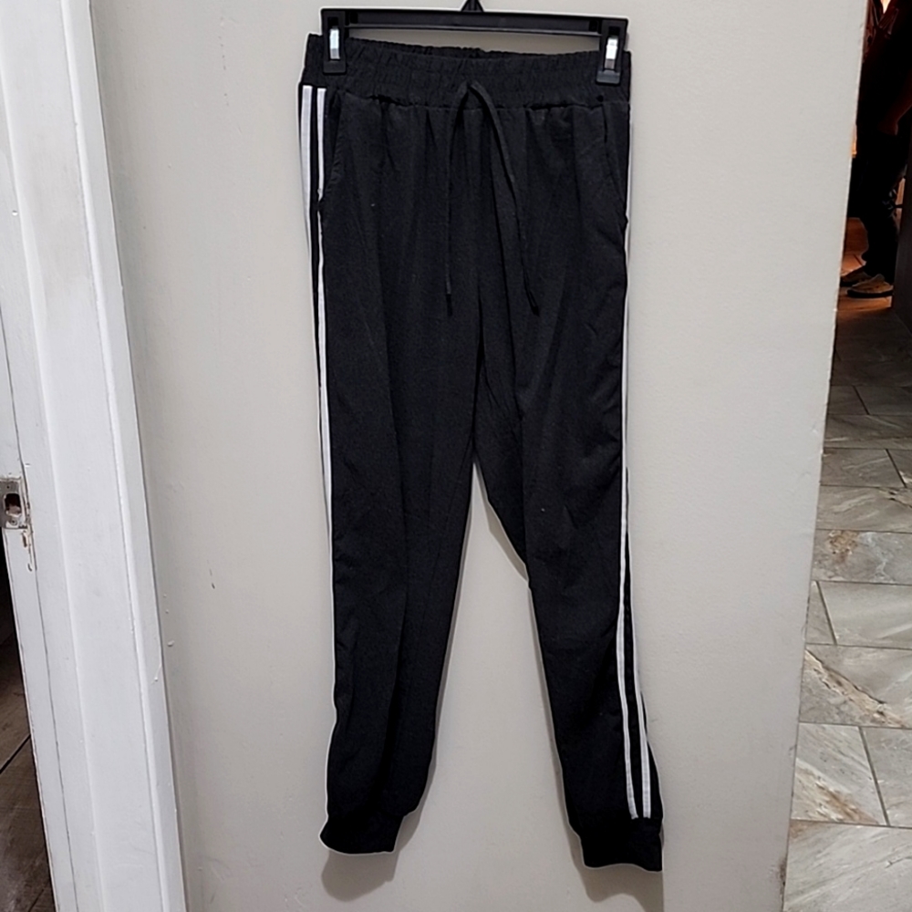 Grey sweatpants with stripes